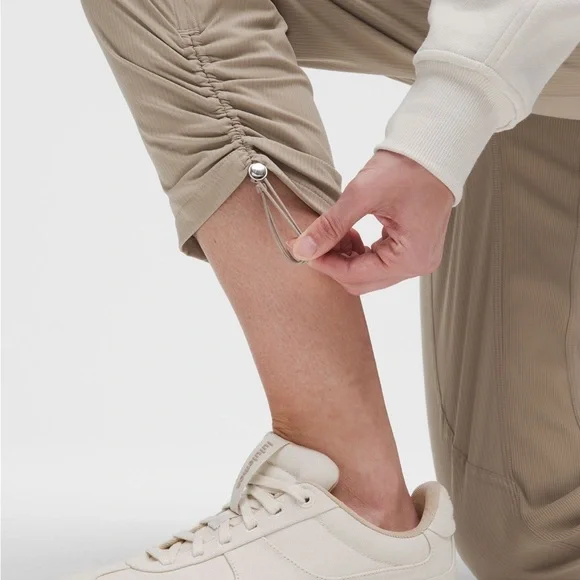 Lululemon Dance Studio Mid Rise Crop Pants - Picture 7 of 16